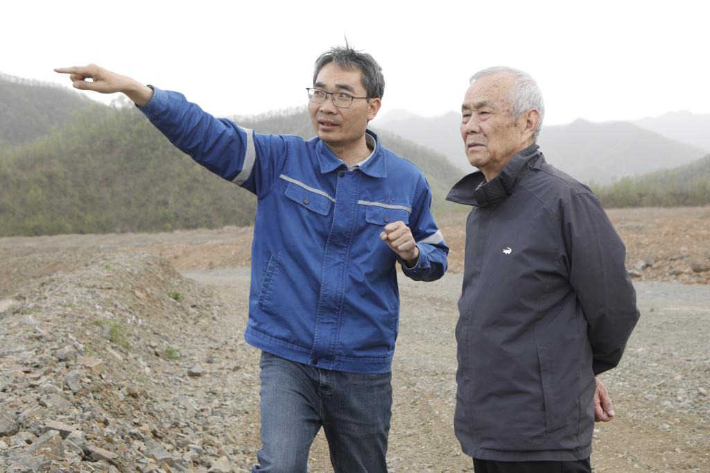 20250411-金鉬汝陽(yáng)開(kāi)展露天爆破技術(shù)專題培訓(xùn)照片 (2).JPG